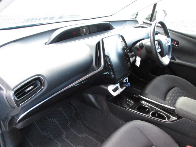 TOYOTA PRIUS PHV 2017 Image 20