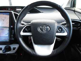 TOYOTA PRIUS PHV 2017 Image 16