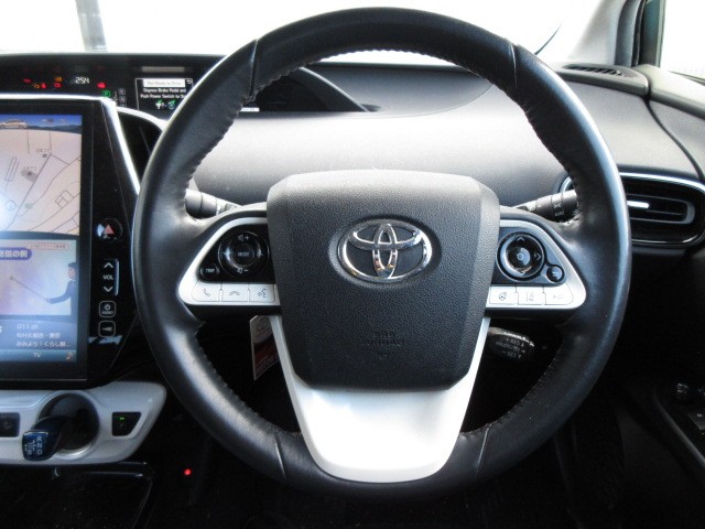 TOYOTA PRIUS PHV 2017 Image 22