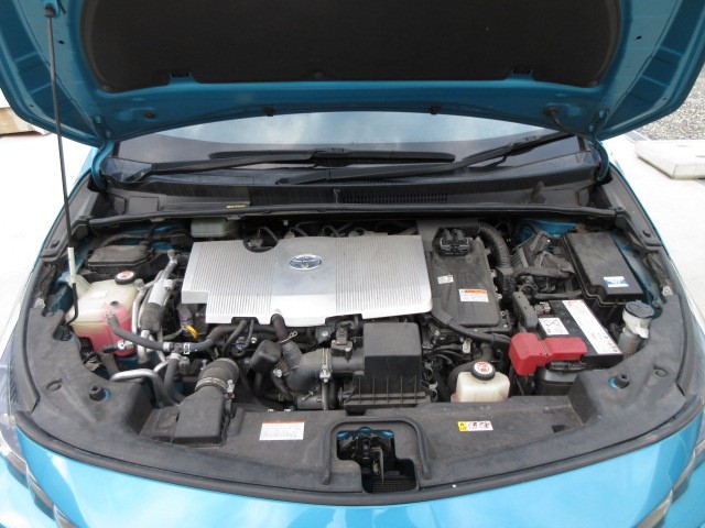 TOYOTA PRIUS PHV 2017 Image 25