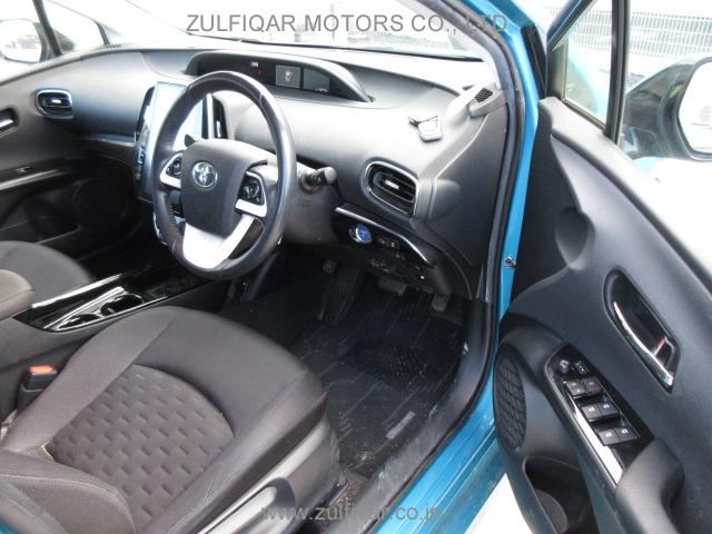 TOYOTA PRIUS PHV 2017 Image 7