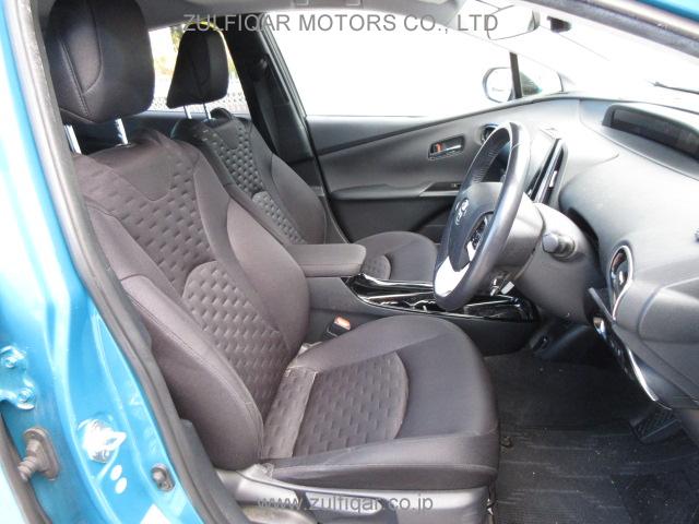 TOYOTA PRIUS PHV 2017 Image 8