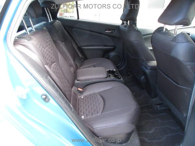 TOYOTA PRIUS PHV 2017 Image 10