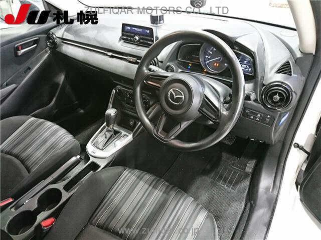 MAZDA DEMIO 2017 Image 3