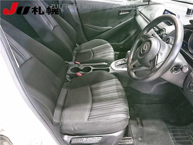 MAZDA DEMIO 2017 Image 5