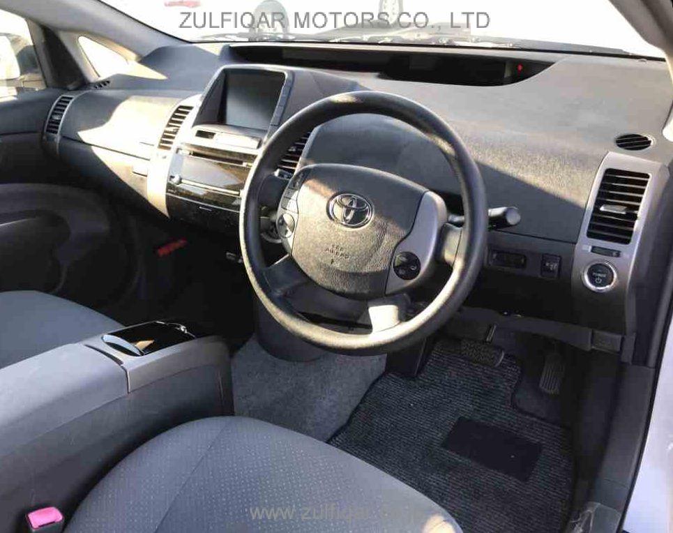 TOYOTA PRIUS 2006 Image 6