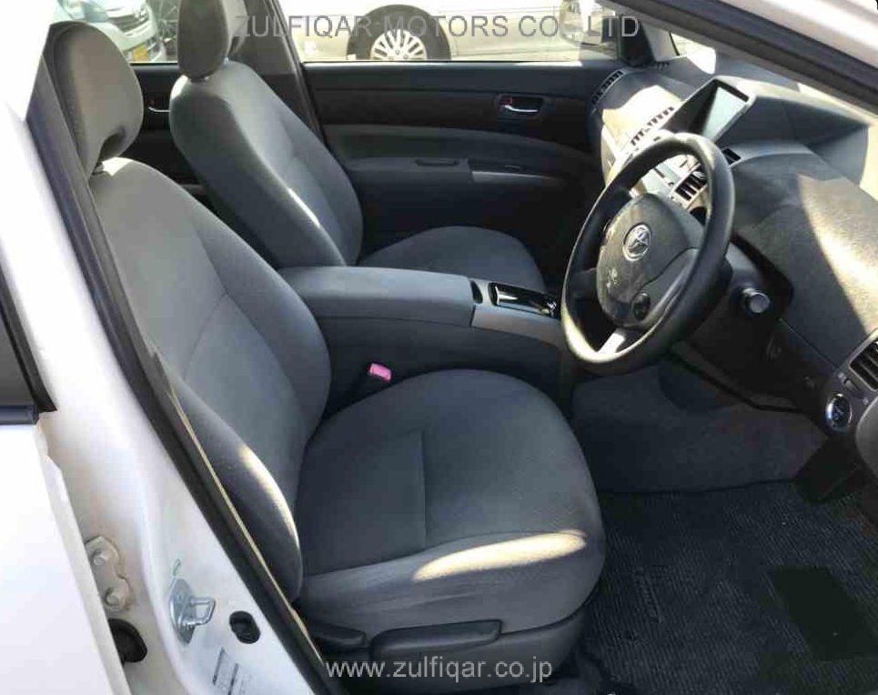 TOYOTA PRIUS 2006 Image 8