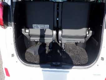 TOYOTA ALPHARD 2019 Image 17