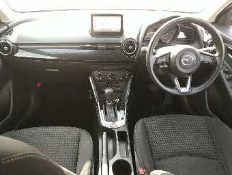 MAZDA DEMIO 2017 Image 3