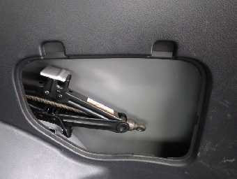 TOYOTA SUCCEED 2017 Image 12