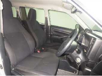 TOYOTA SUCCEED 2017 Image 3