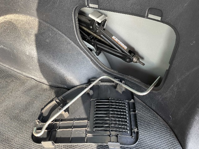 TOYOTA SUCCEED 2017 Image 24