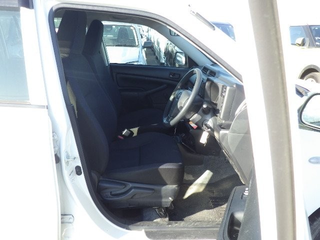 TOYOTA PROBOX 2017 Image 25