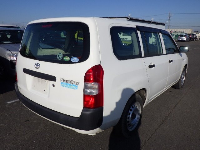 TOYOTA PROBOX 2017 Image 30