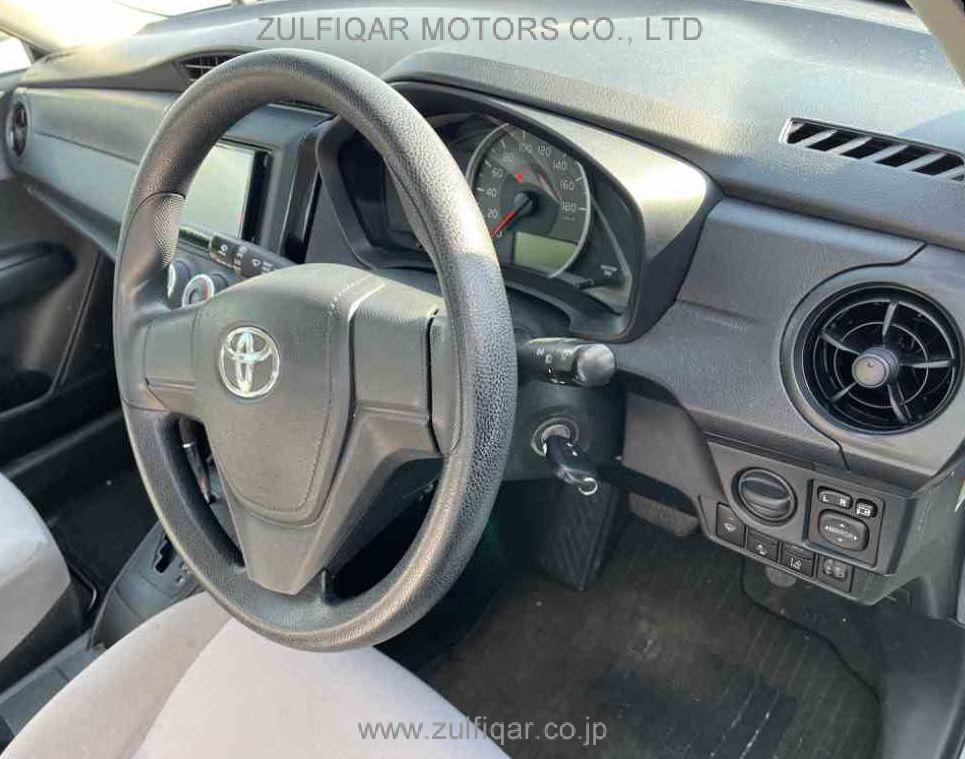 TOYOTA COROLLA AXIO 2017 Image 6