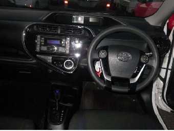 TOYOTA AQUA 2019 Image 6