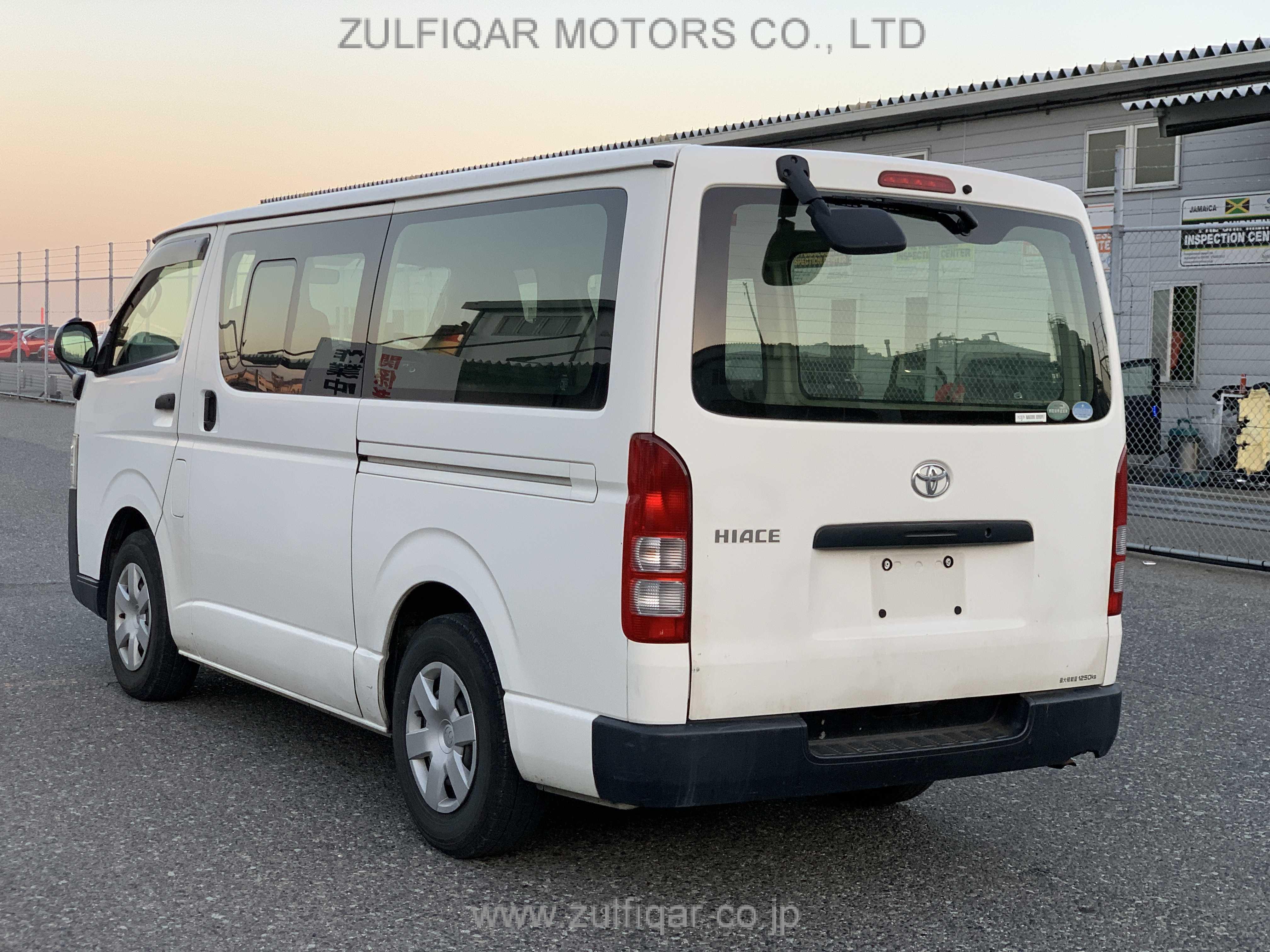 TOYOTA HIACE 2014 Image 4