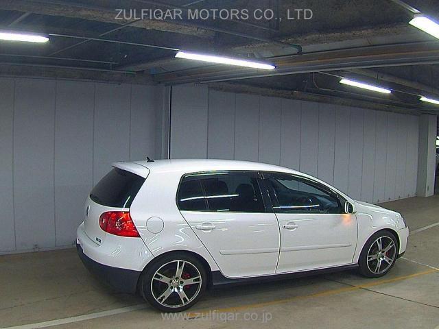 VOLKSWAGEN GOLF 2005 Image 2