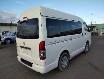 TOYOTA HIACE 2017 Image 2