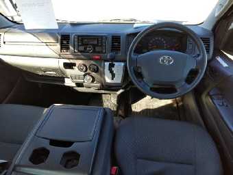 TOYOTA HIACE 2014 Image 8