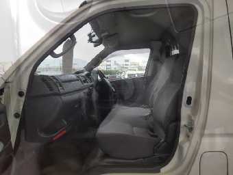 TOYOTA HIACE 2015 Image 13