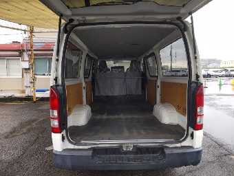 TOYOTA HIACE 2015 Image 7