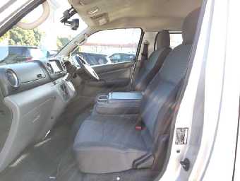 NISSAN NV350 CARAVAN 2017 Image 14