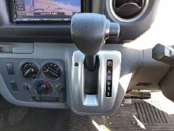 NISSAN NV350 CARAVAN 2017 Image 10