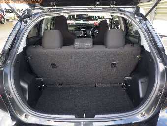 TOYOTA VITZ 2019 Image 7