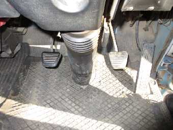 ISUZU ELF DUMP TRUCK 2000 Image 24