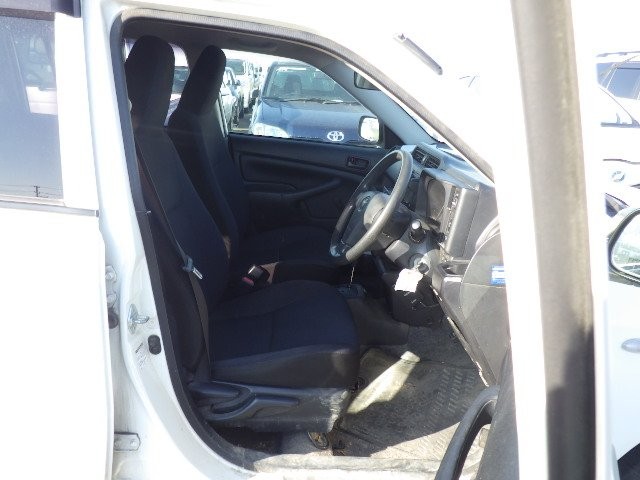 TOYOTA PROBOX 2017 Image 23