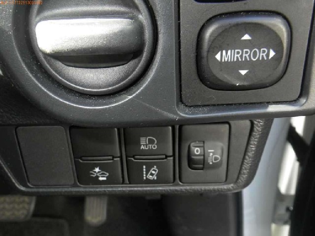 TOYOTA COROLLA FIELDER 2017 Image 21