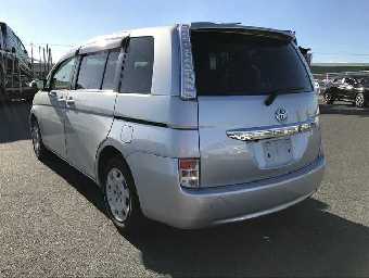 TOYOTA ISIS 2017 Image 2