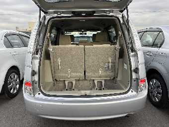 TOYOTA ISIS 2017 Image 7