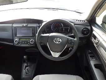 TOYOTA COROLLA AXIO 2017 Image 8