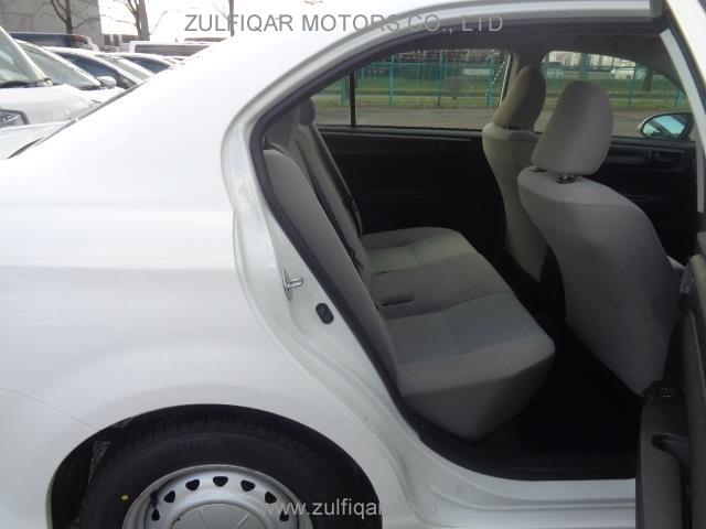 TOYOTA COROLLA AXIO 2017 Image 8