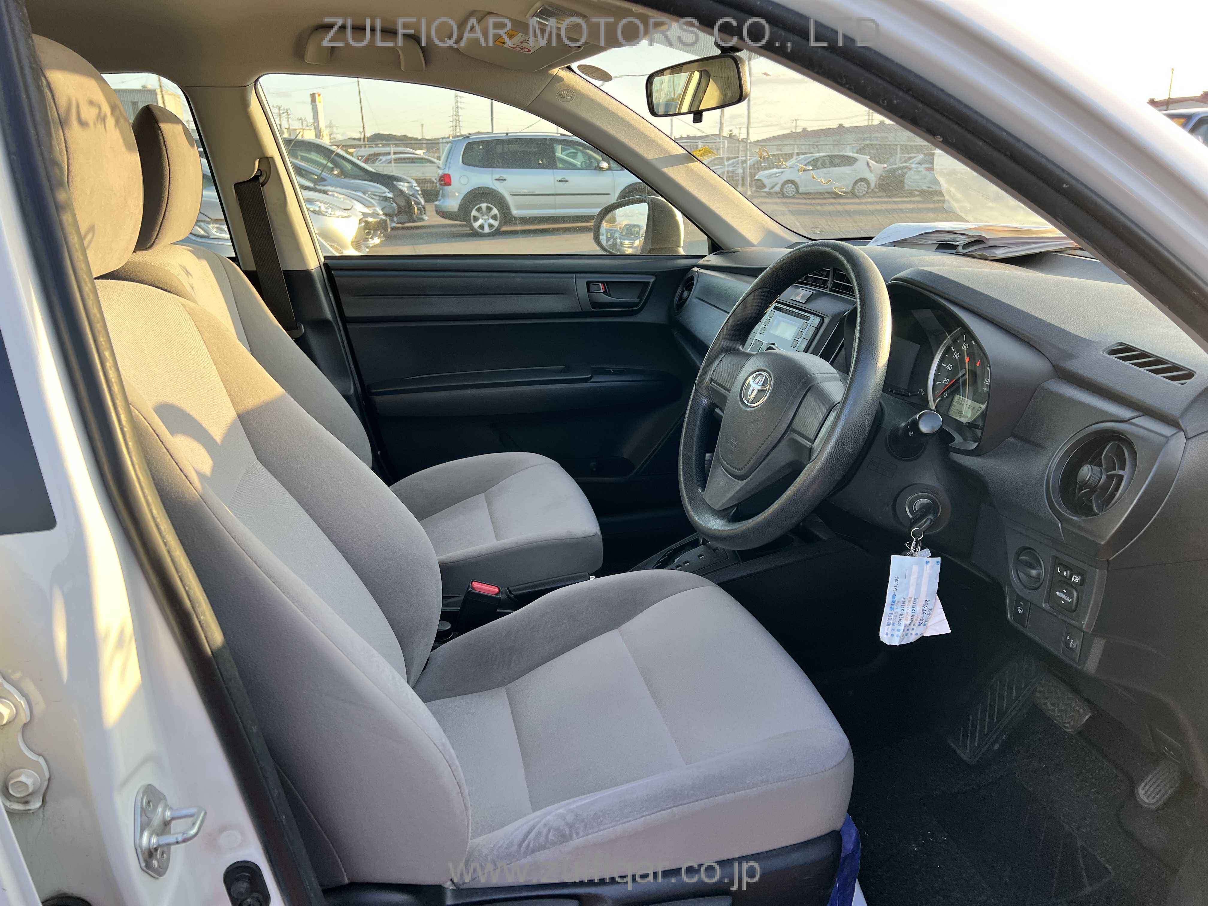 TOYOTA COROLLA AXIO 2017 Image 10