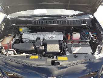 TOYOTA PRIUS ALPHA 2012 Image 17