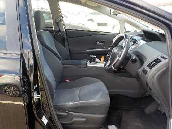 TOYOTA PRIUS ALPHA 2012 Image 8