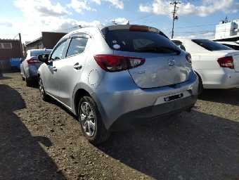 MAZDA DEMIO 2017 Image 4