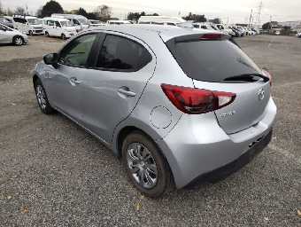 MAZDA DEMIO 2017 Image 4