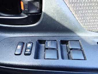 TOYOTA VITZ 2017 Image 6