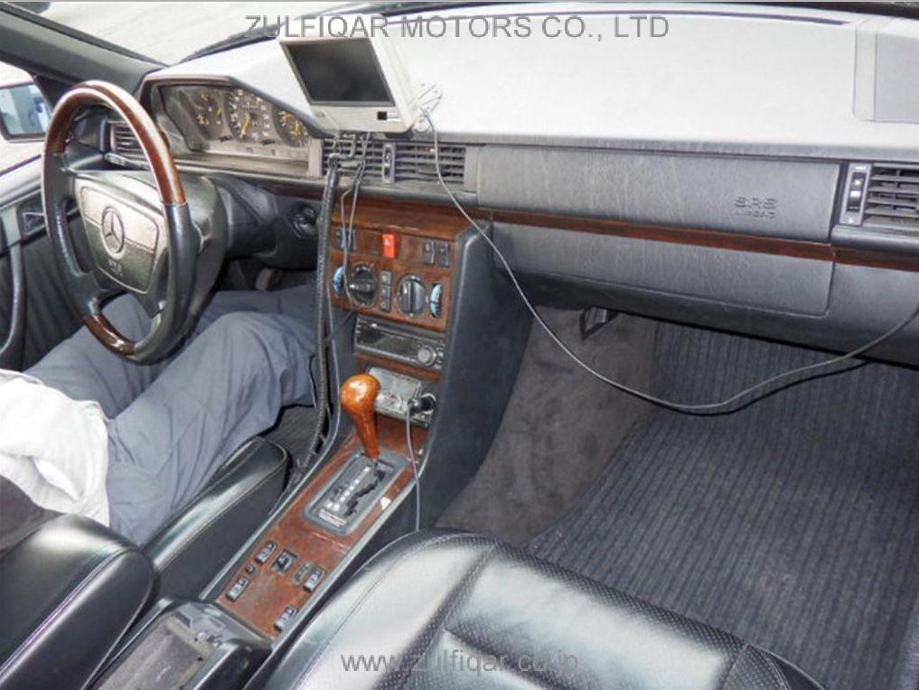 ZA-74899 MERCEDES BENZ E CLASS WDB1240361B Jun-1995