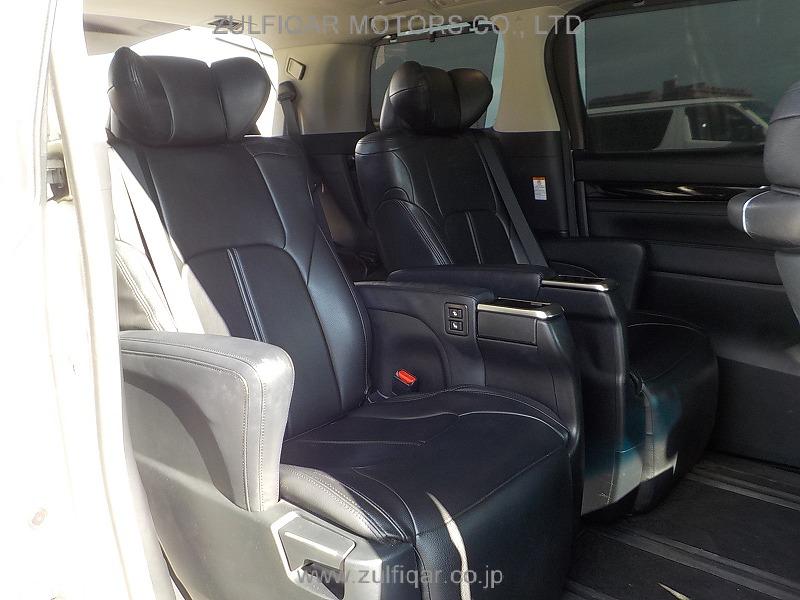 TOYOTA ALPHARD 2017 Image 12