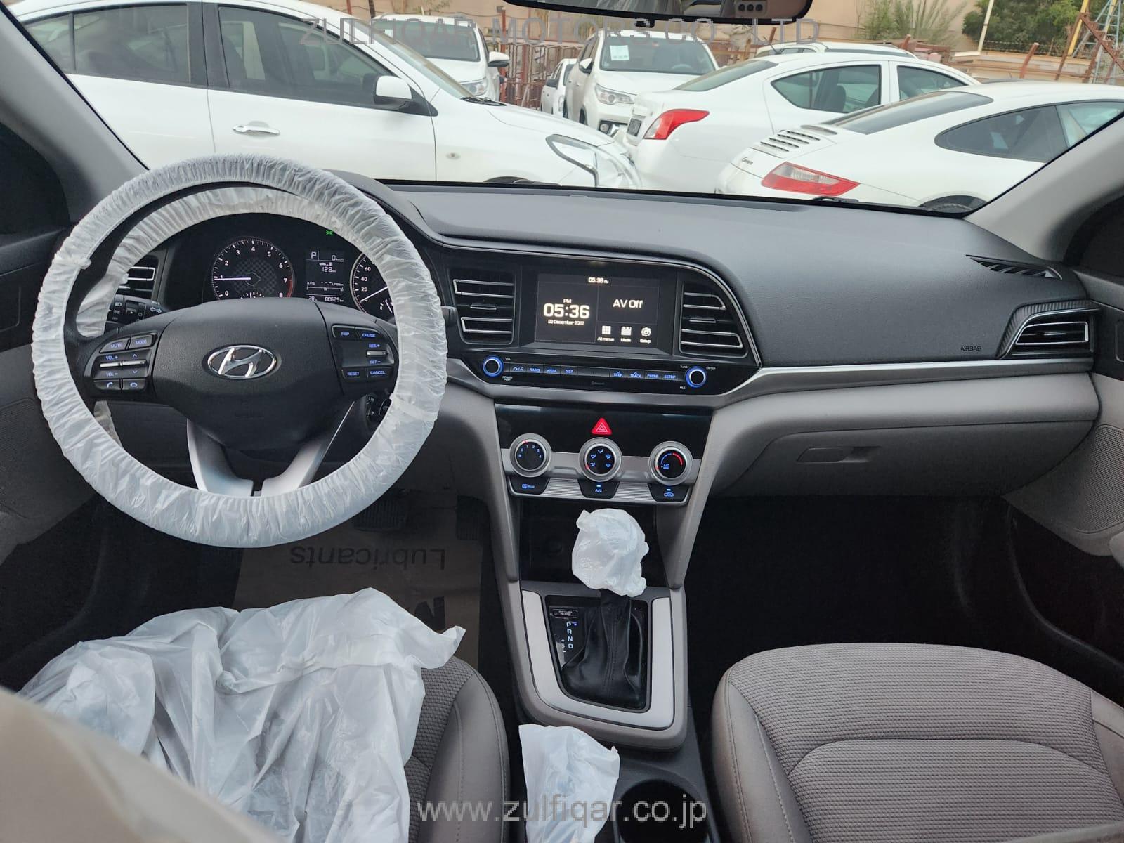 HYUNDAI ELANTRA 2020 Image 11