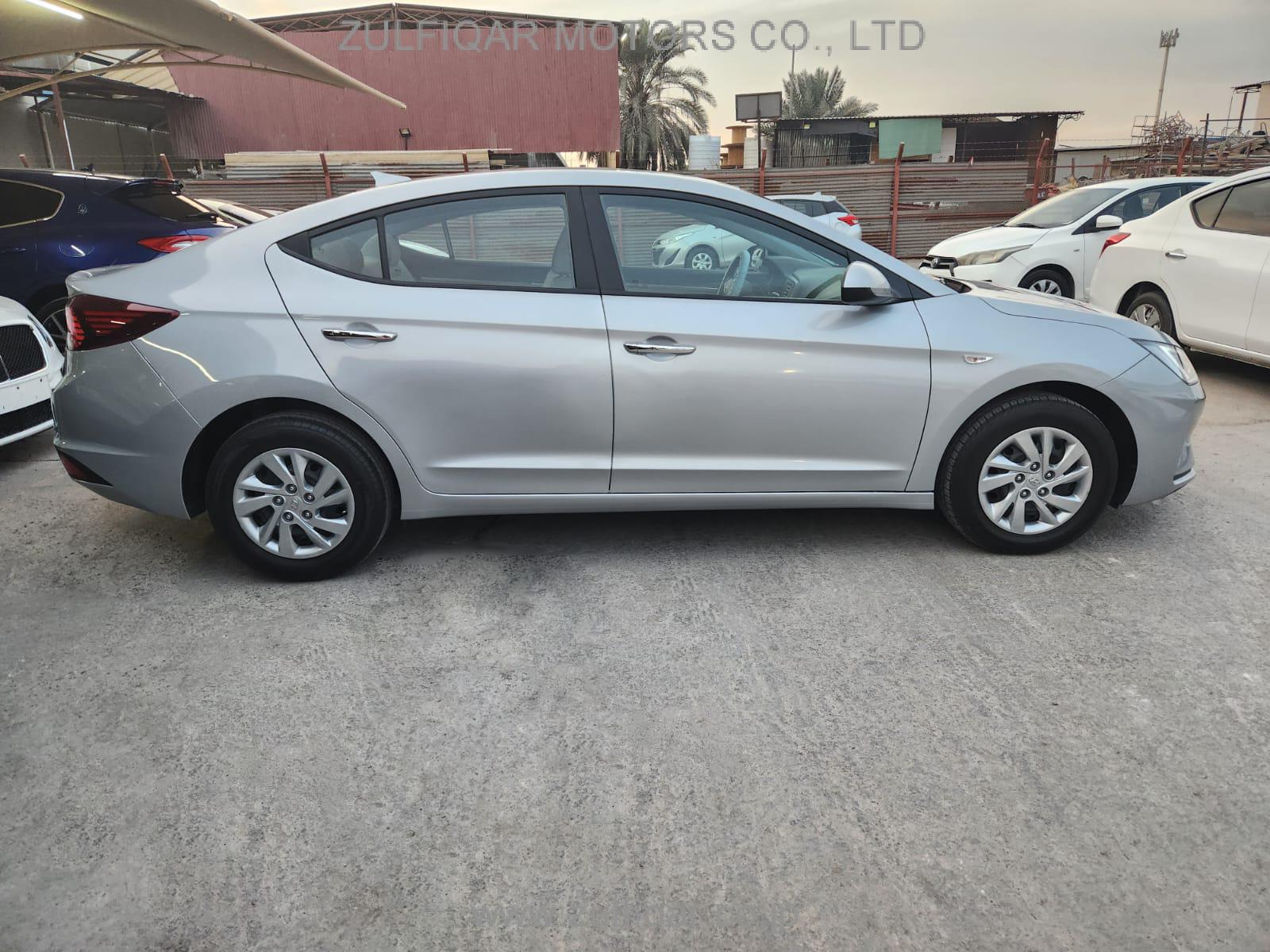HYUNDAI ELANTRA 2020 Image 6