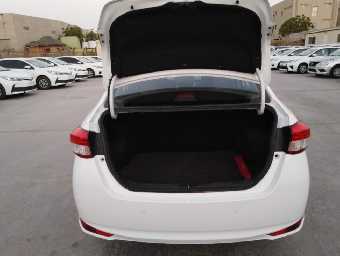 TOYOTA YARIS 2019 Image 9