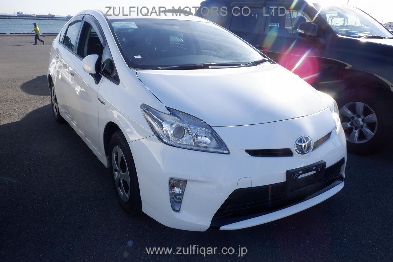 TOYOTA PRIUS 2015 Image 12