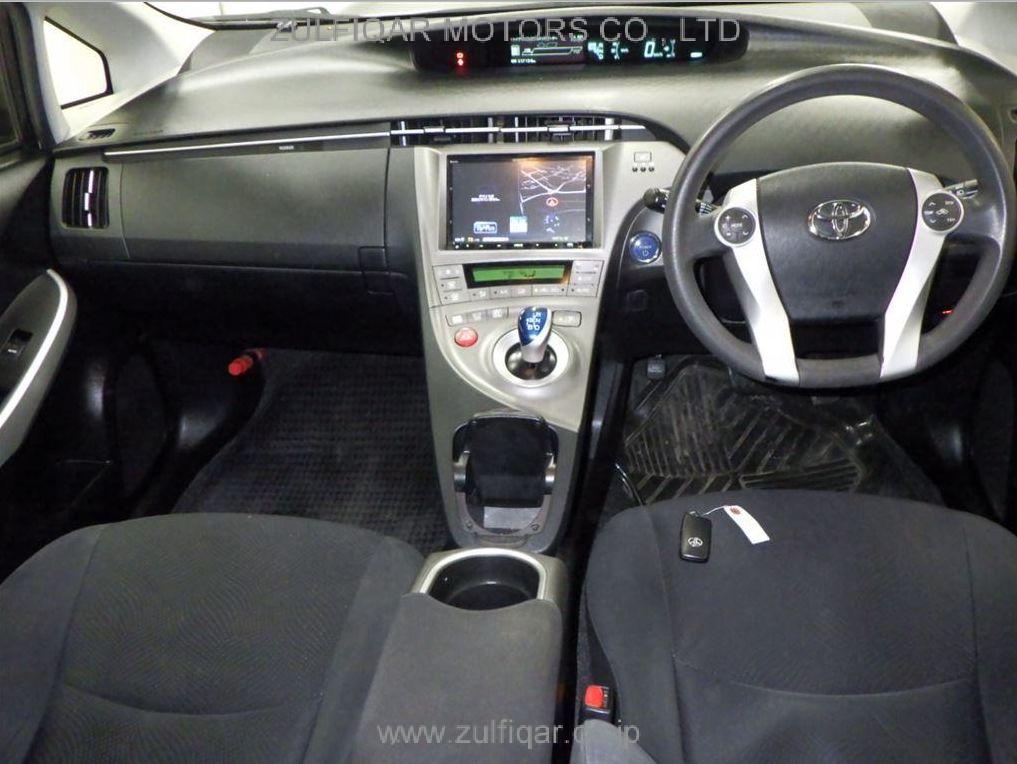 TOYOTA PRIUS 2015 Image 3