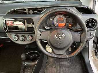 TOYOTA VITZ 2017 Image 6